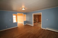 Building Photo - Single Family Home off Frontage Rd!