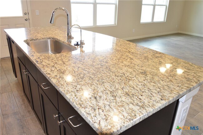 Building Photo - 741 Farmers Dell