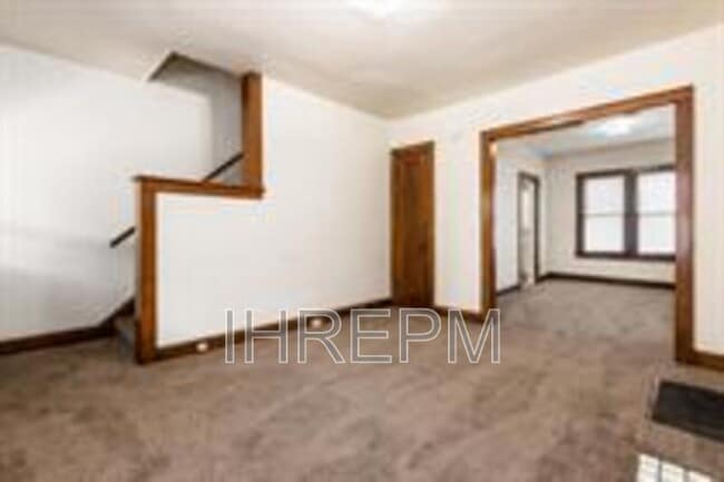 Building Photo - 824 Studer Ave