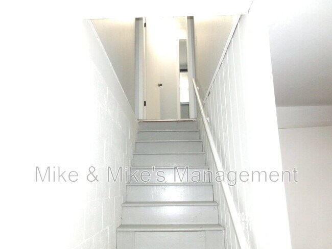 Building Photo - 6400 N 73rd St