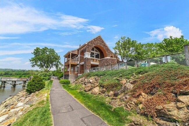 Building Photo - 1310 Half Moon Bay Dr