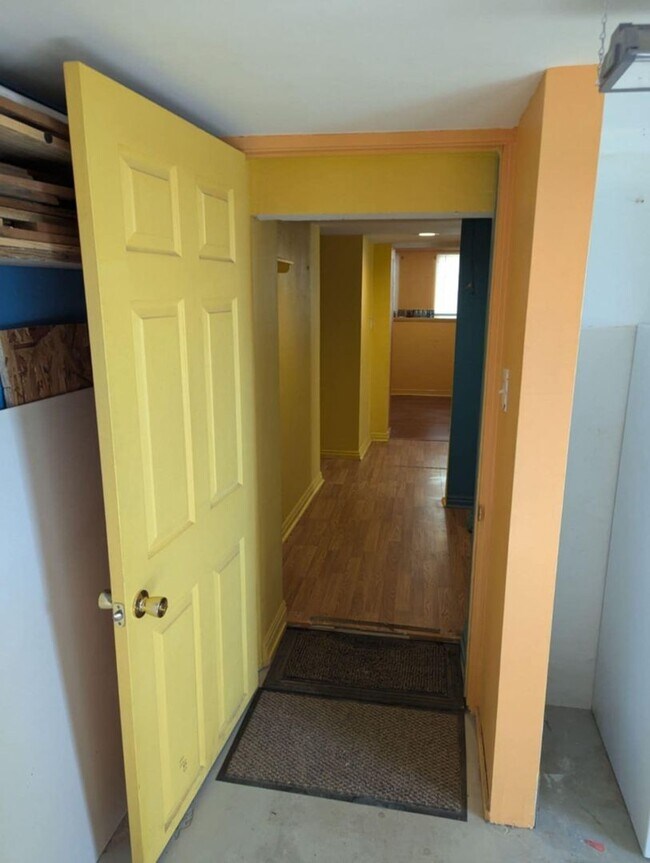 Building Photo - CS-129 W Main Street