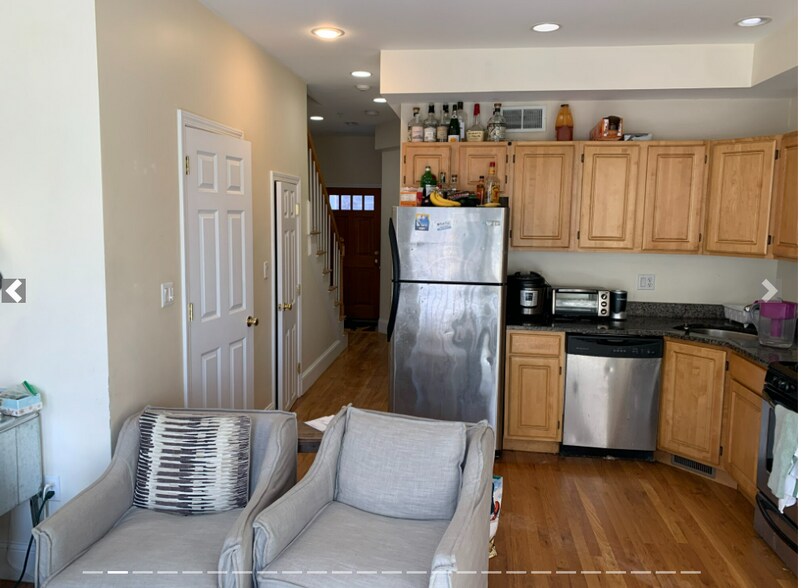 Building Photo - 10 Sewall St