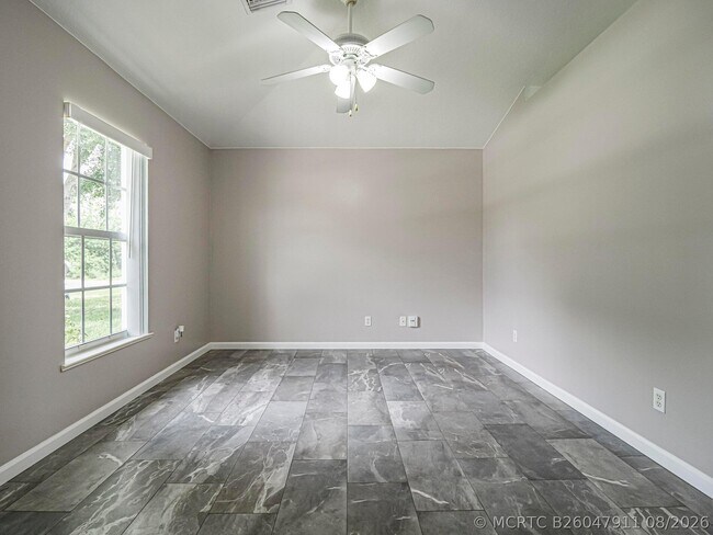 Building Photo - 1456 25th Ct SW