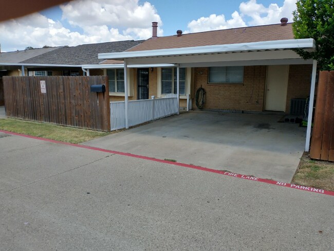 Building Photo - 15 E Mountain Ln