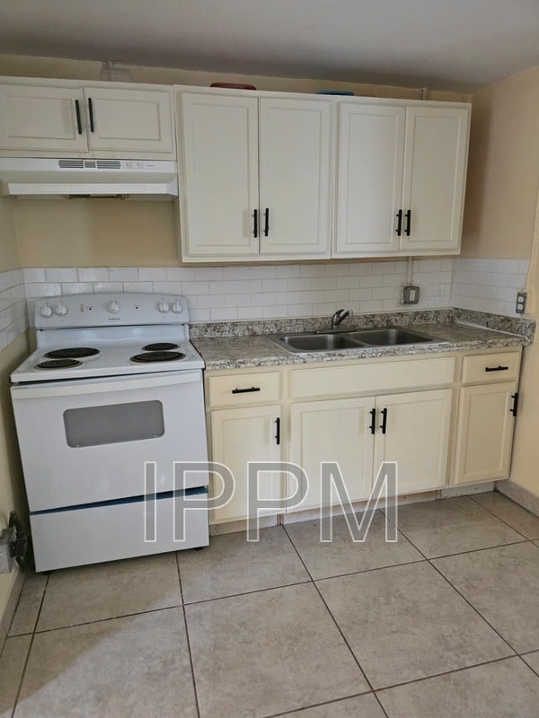 Building Photo - 902 N D St