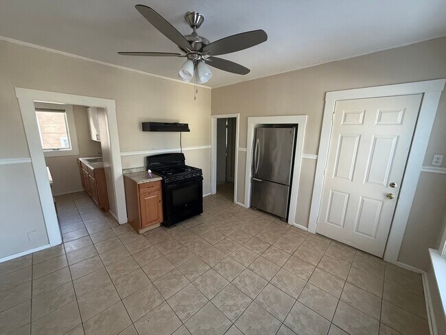 Building Photo - 11 New Hampshire Ave