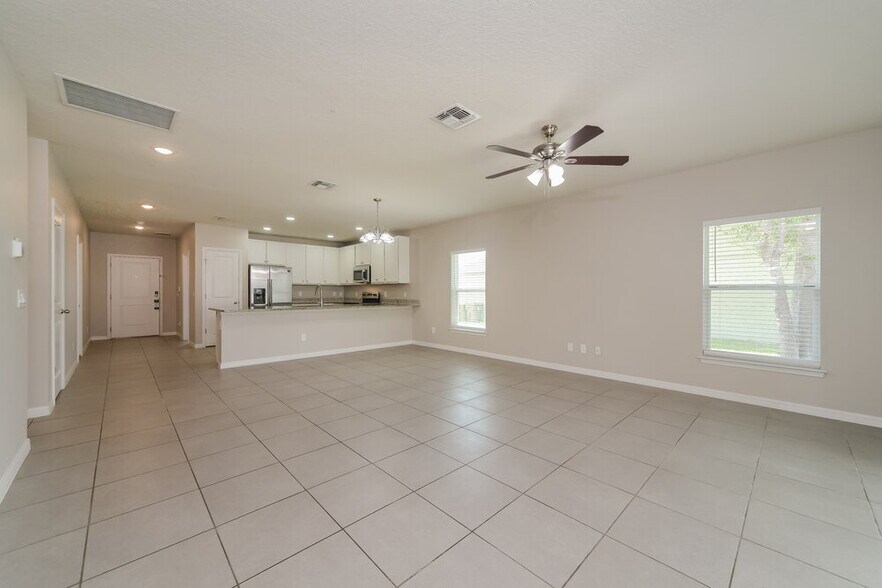 Building Photo - 651 Mercado Ct