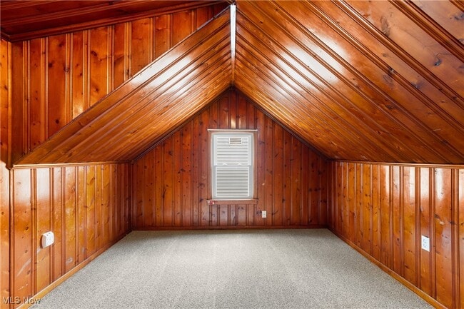 Building Photo - 203 Robinson Ave