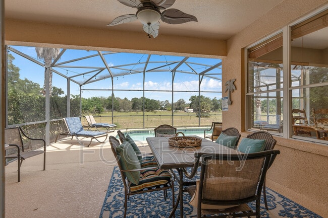 Building Photo - 825 Wildflower Rd