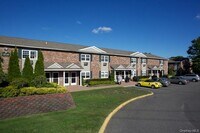 Building Photo - 122 Easy St