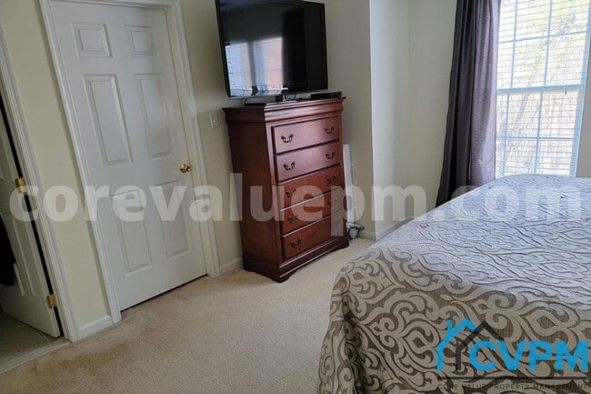 Building Photo - 8511 Pine Meadows Dr