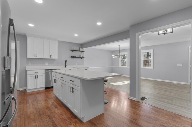 Building Photo - 40 Harkness Dr
