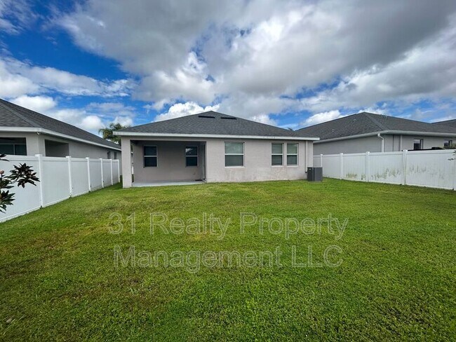 Building Photo - 11114 Sycamore Woods Dr