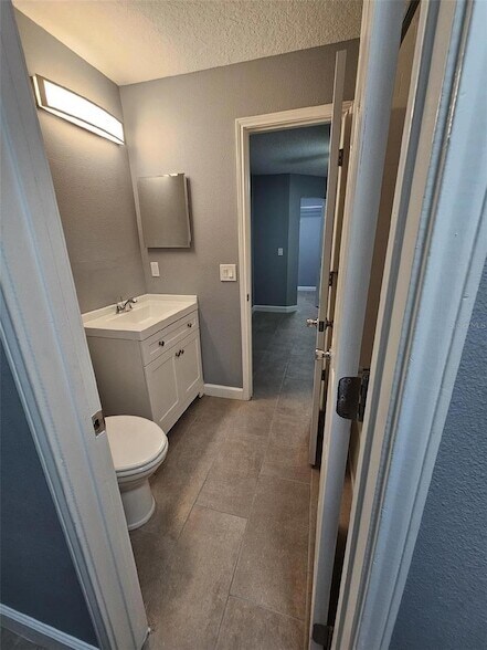 Building Photo - 2533 Grassy Point Dr