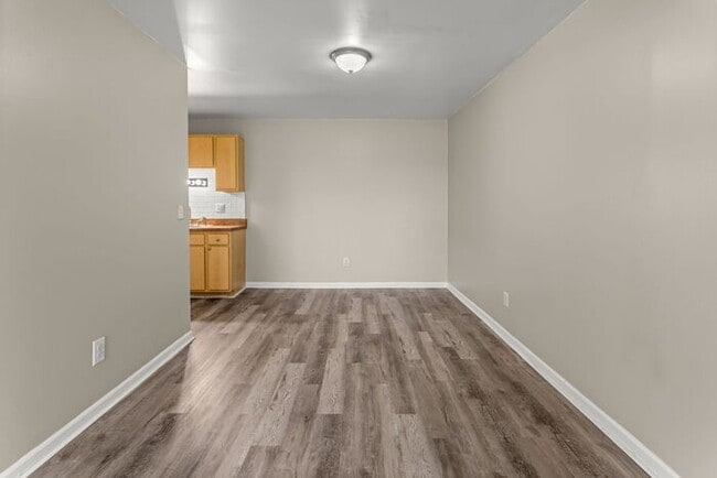 Building Photo - Beautiful 3 bedroom with updates galore- HEAT, Water and Sewer included !