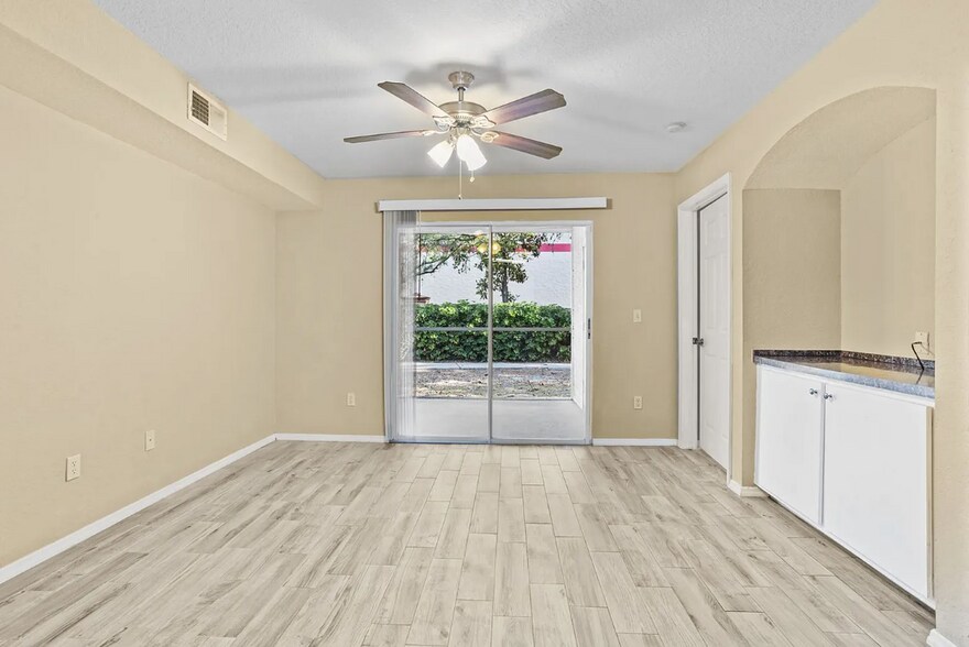 Building Photo - 826 Camargo Way