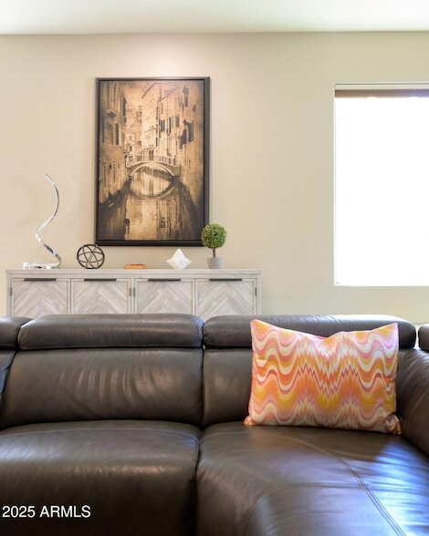 Building Photo - 6608 W Saguaro Park Ln