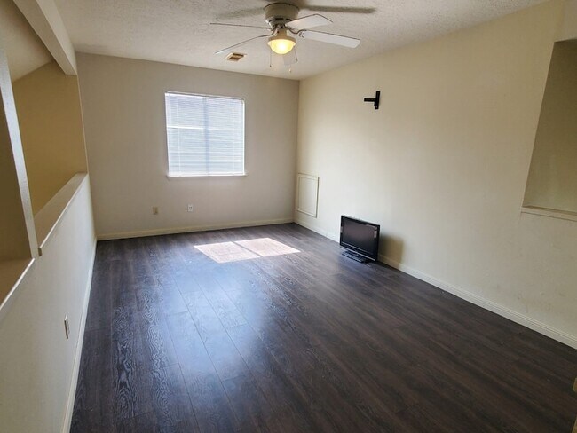 Building Photo - 21435 Park Mill Ln