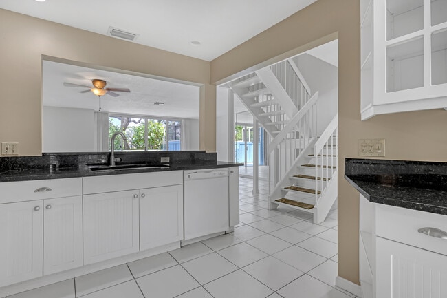 Building Photo - 604 Ocean Dunes Cir