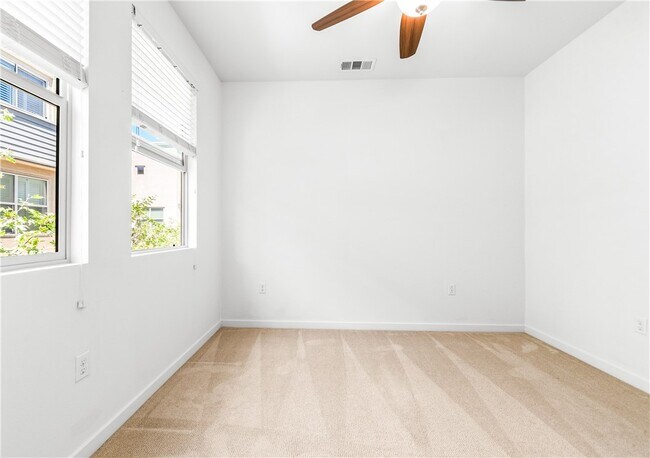 Building Photo - 706 Colorado Cir