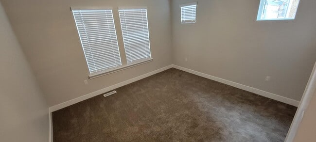 Building Photo - 12307 Eovaldi Ave