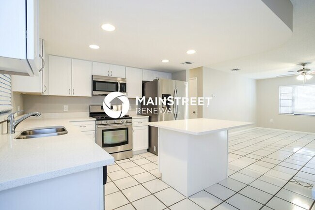 Building Photo - 4 Bedroom Pet-Friendly Home in Kissimmee, ...