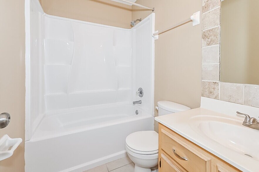 Building Photo - 6926 Ginwood Cove