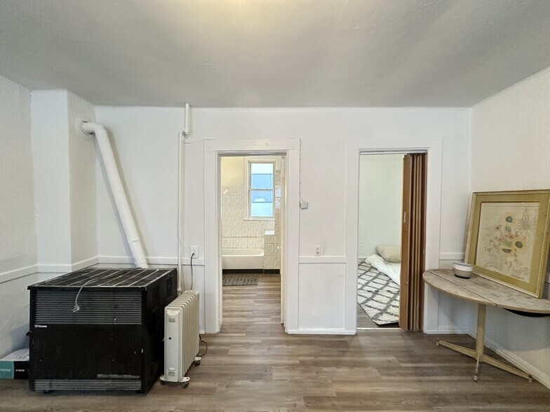 Building Photo - 1626 N Fairfield Ave