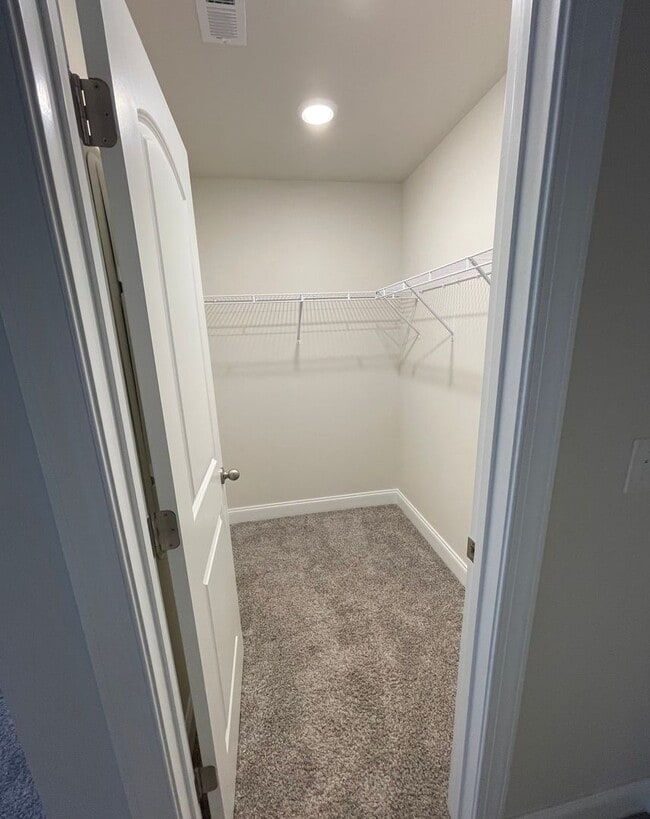 Building Photo - 4528 Skywood Ln