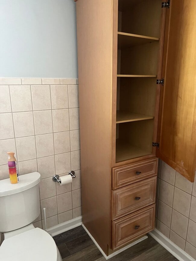 Building Photo - 1 Bedroom Apartment For Rent