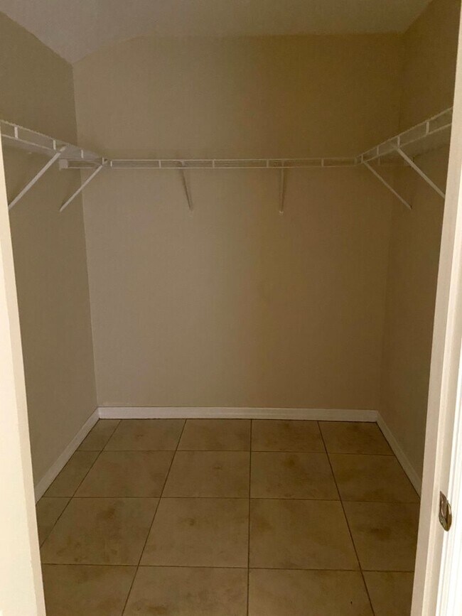 Building Photo - 3302 7th St W