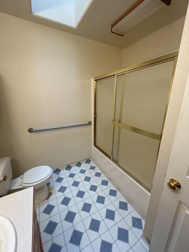 Building Photo - Cozy 3 Bedroom 2 Bath Home Located in Eureka