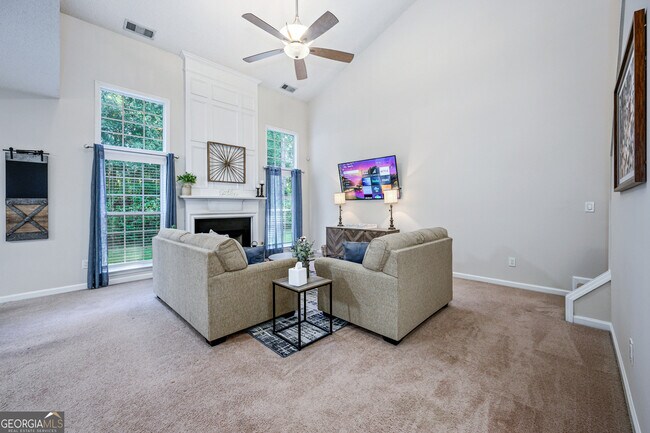 Building Photo - 206 Persimmon Tr