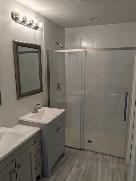 Building Photo - 5900 Cazler Ave