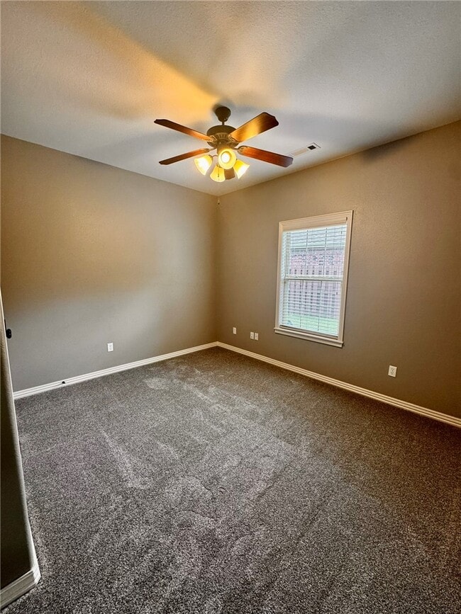 Building Photo - 6108 S 39th Pl