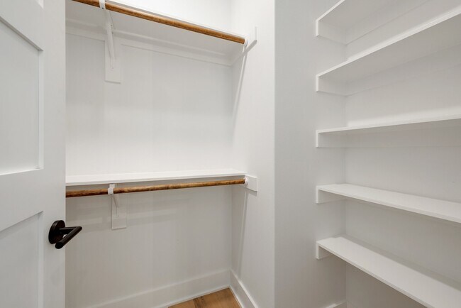 Building Photo - 1203 W 22nd St
