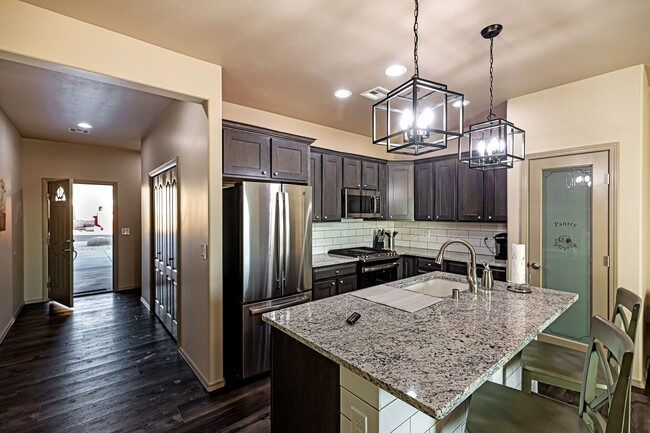 Building Photo - Fully Furnished