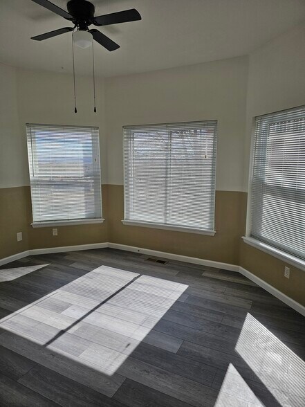 Building Photo - 2428 W 82nd Pl