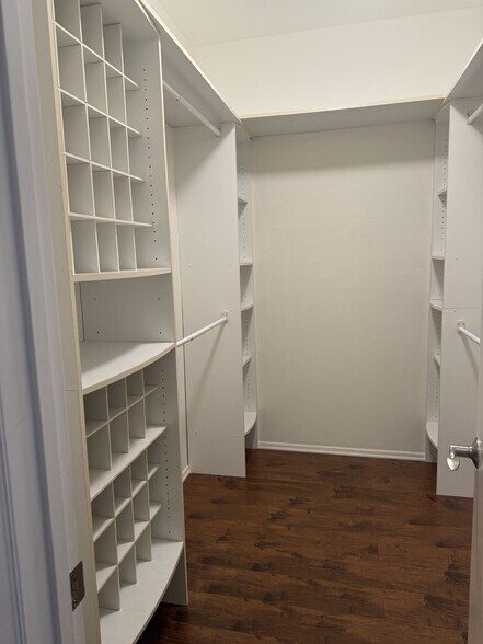 Building Photo - 4641 Fulton Ave