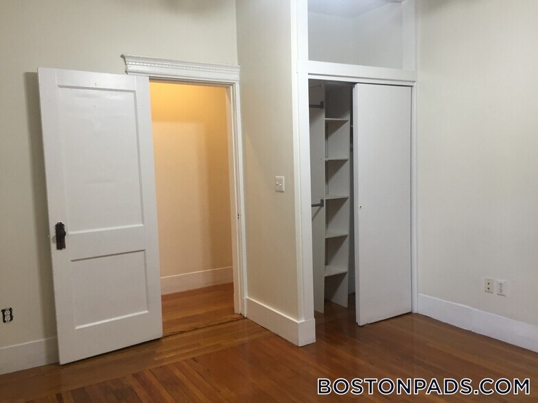 Building Photo - 1412 Commonwealth Ave