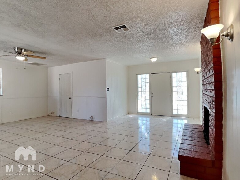 Building Photo - 4520 N 53rd Ave