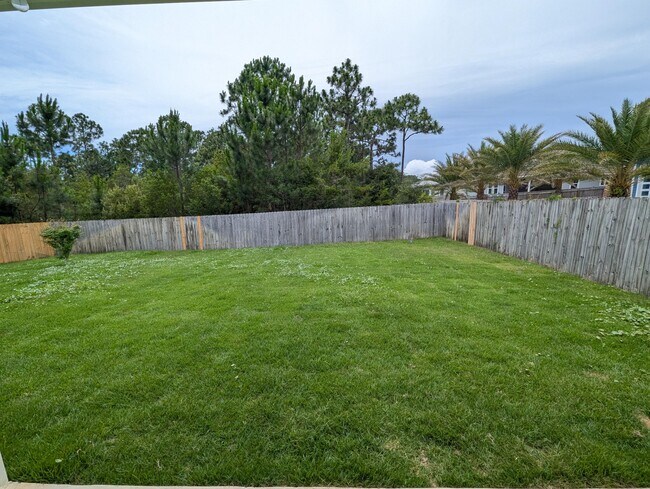 Building Photo - 1651 Ponderosa Dr