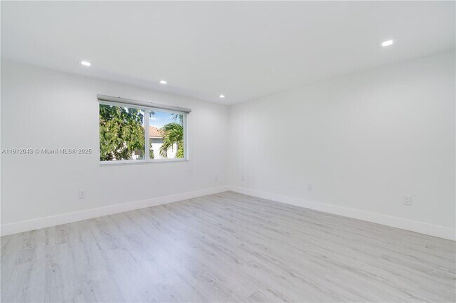 Building Photo - 11583 NW 69th Terrace