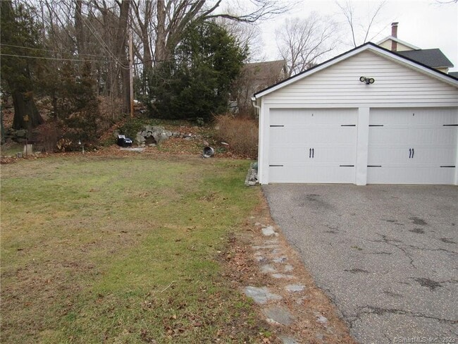 Building Photo - 292 Brightwood Ave