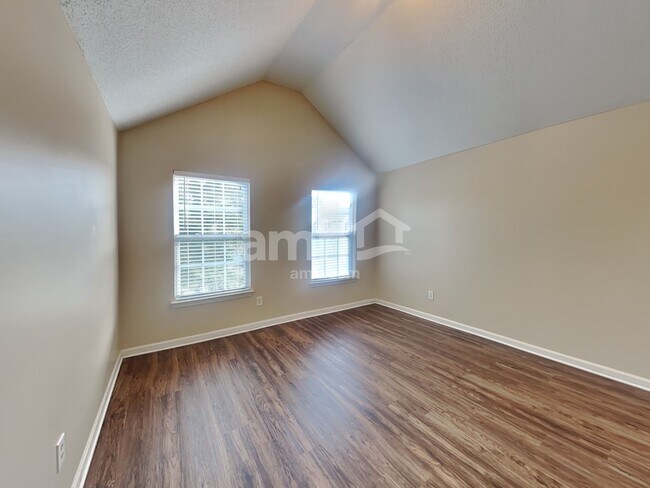 Building Photo - 4897 Bryant Dr