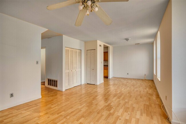 Building Photo - 4390 McPherson Ave