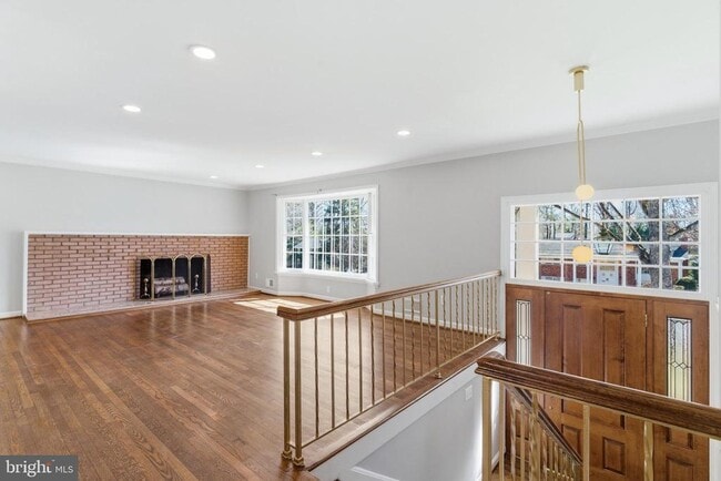 Building Photo - 9116 Hamilton Dr