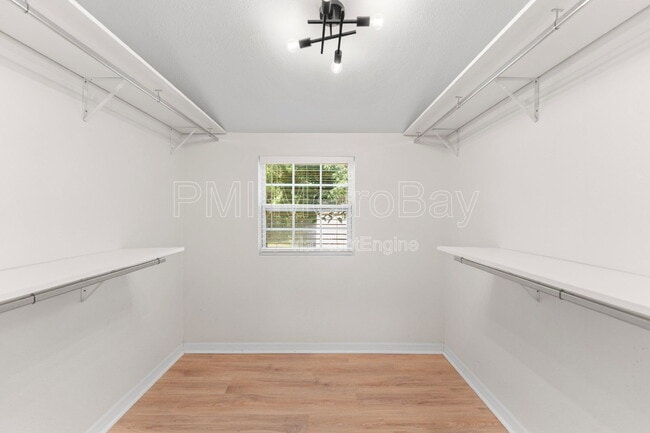 Building Photo - 4939 Woodland Dr