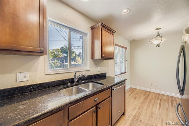 Building Photo - 1300 S Holly St